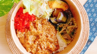 牛スジ肉入りドライカレー