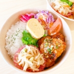 鶏の唐揚げ（ヤンニョムチキンソース