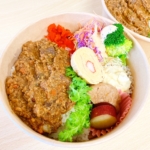 ひき肉と牛すじ肉のドライカレー